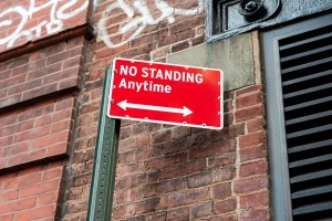 Rambu lalu lintas dalam bahasa Inggris